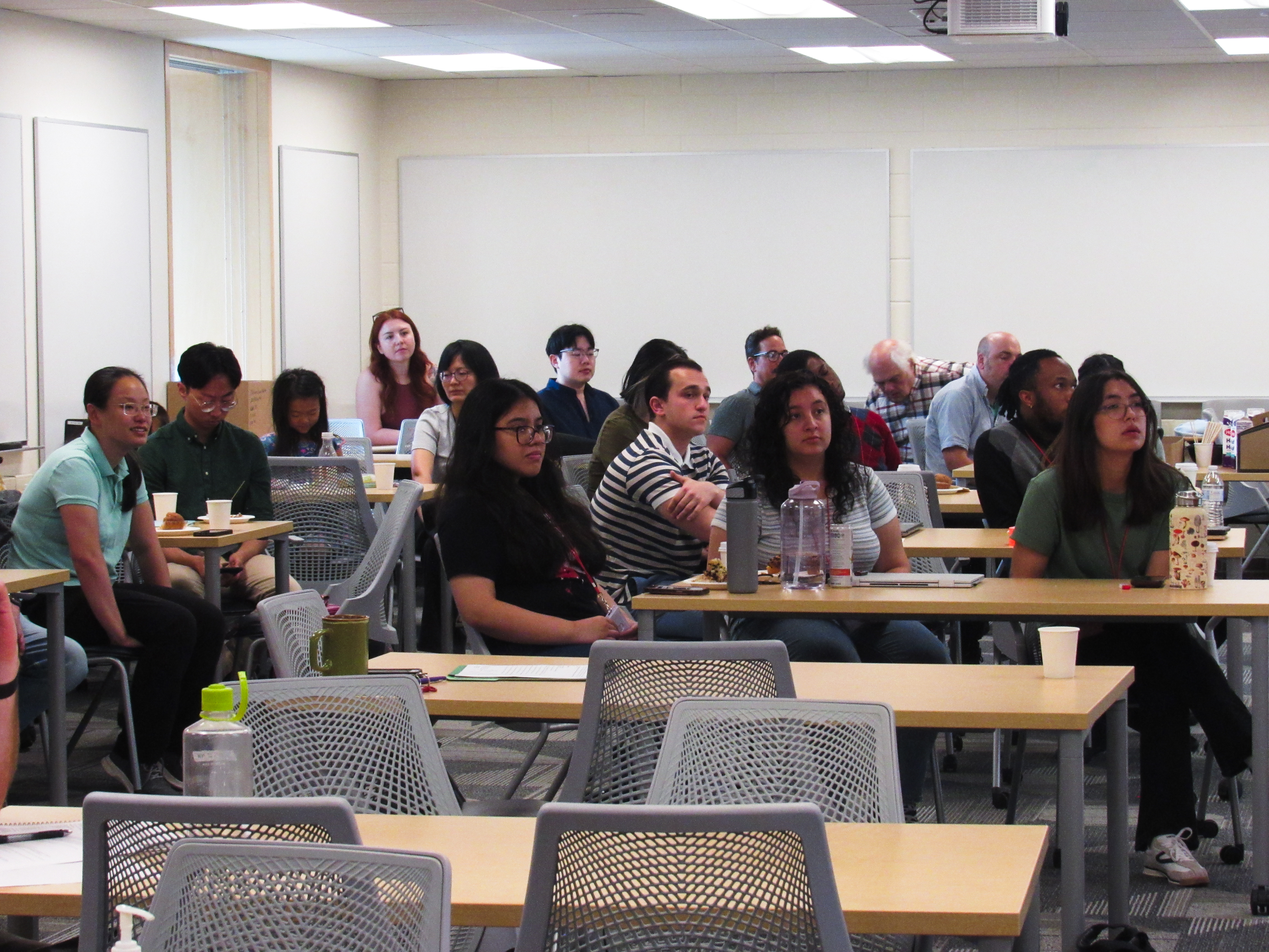 CNF REU students listening to Ober's Lester talk